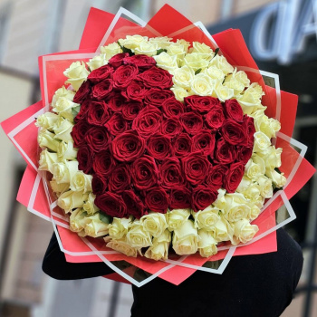 Сердце из 101 розы