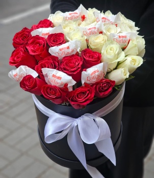 Коробочка из роз и Raffaello 